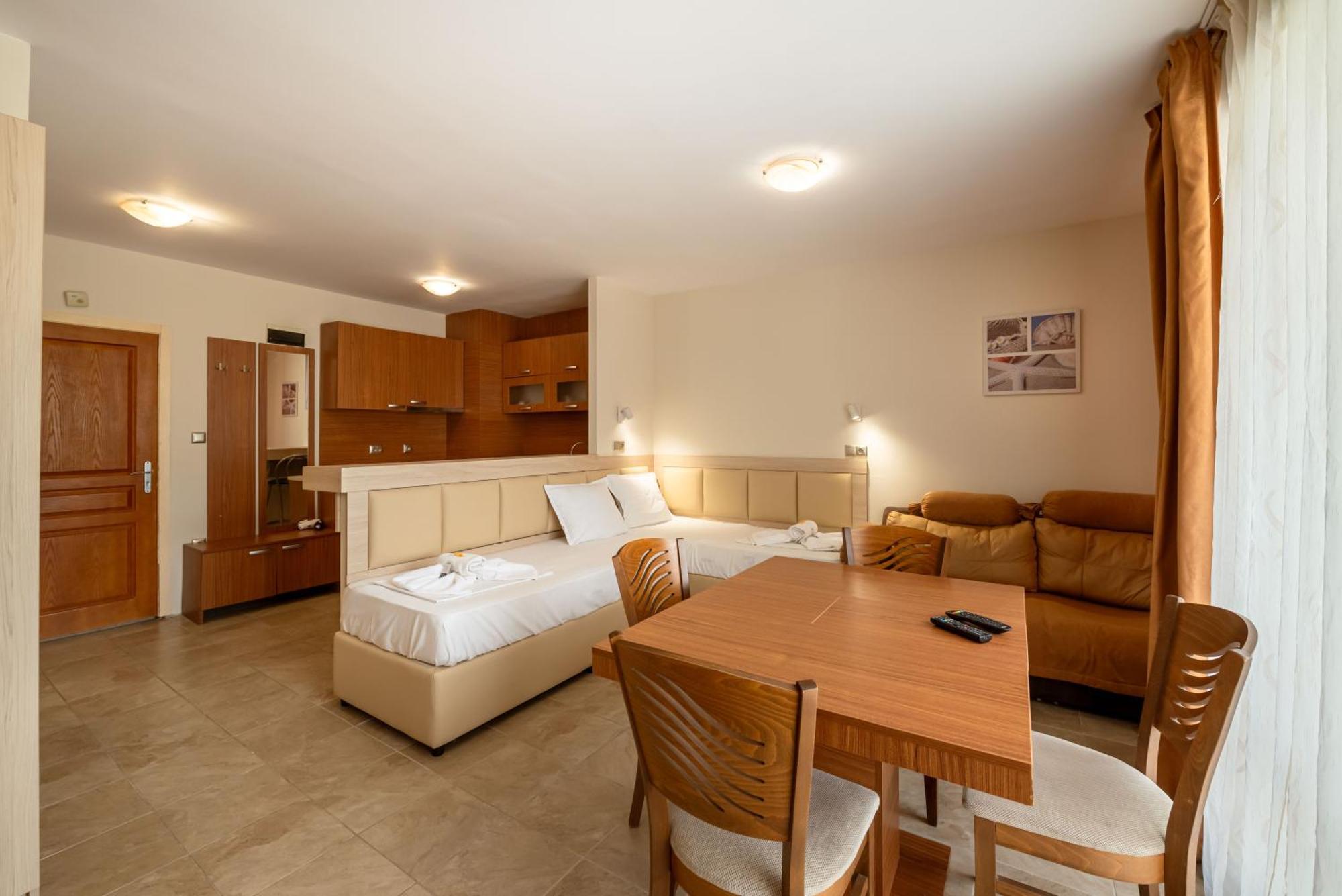 Perla Apartments ネセバル エクステリア 写真